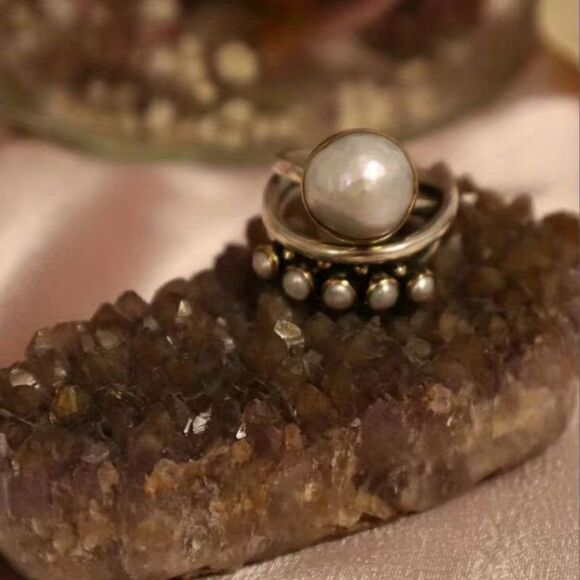 Pearl Solitaire Five Stone Adjustable Silver Plated or Gold Plated Ring - Picture 5 of 9